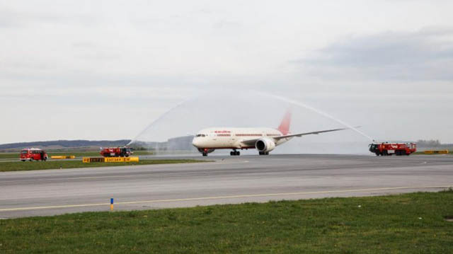 Air India Dreamliner Wien